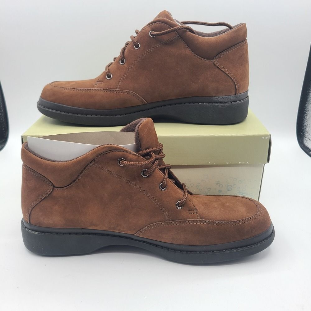 Easy Spirit Boots Womens 9 1/2 M Esdora Lace Up Ankle Top Brown Nubuck NEW